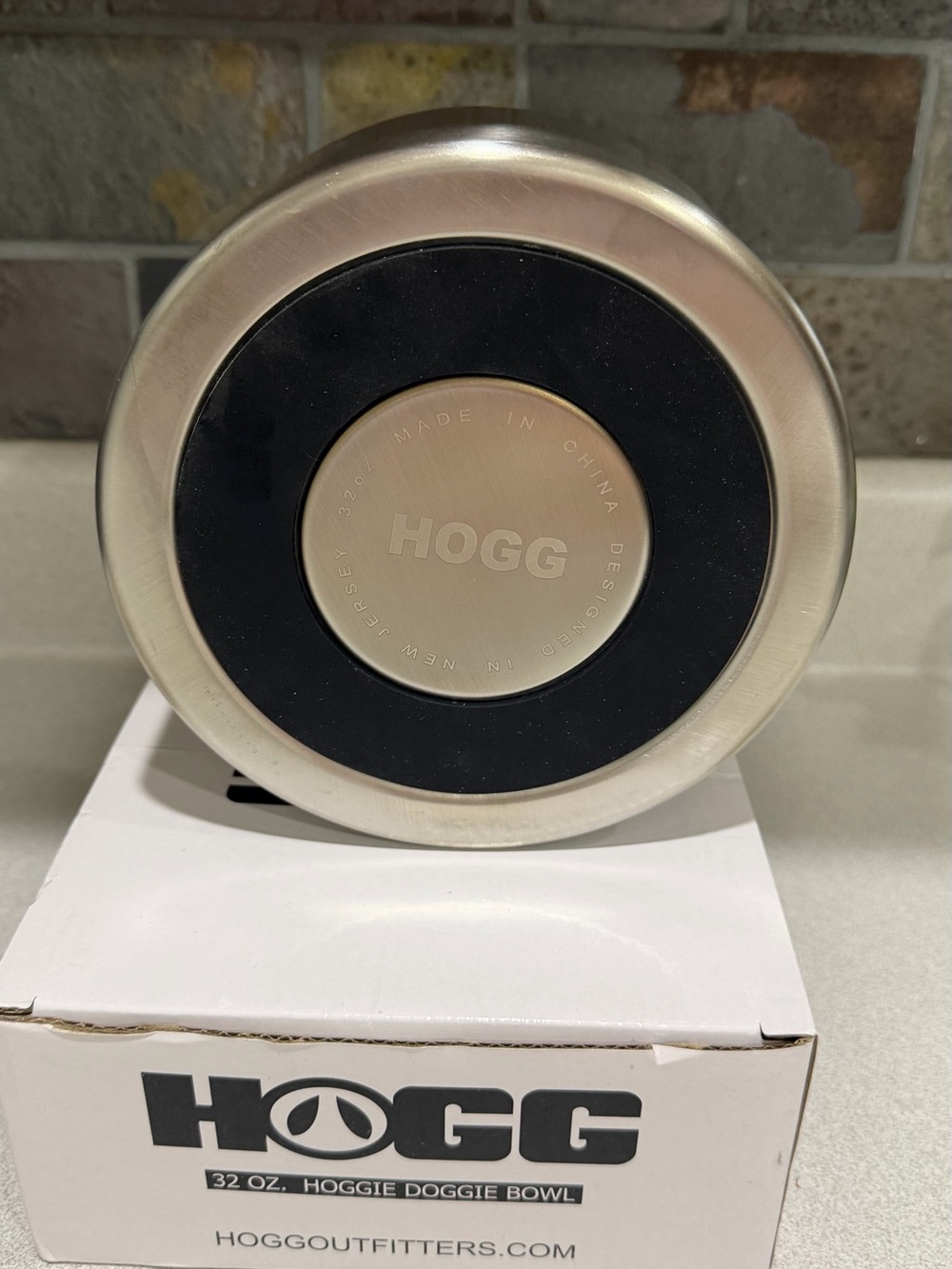 HOGG Stainless Steel Dog Bowl in Silver - 32 oz - Picture 3 of 5